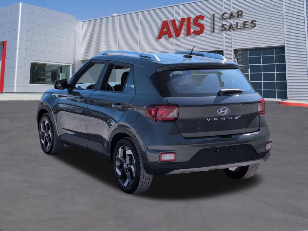 Used 2025 Hyundai Venue SEL FWD image 9
