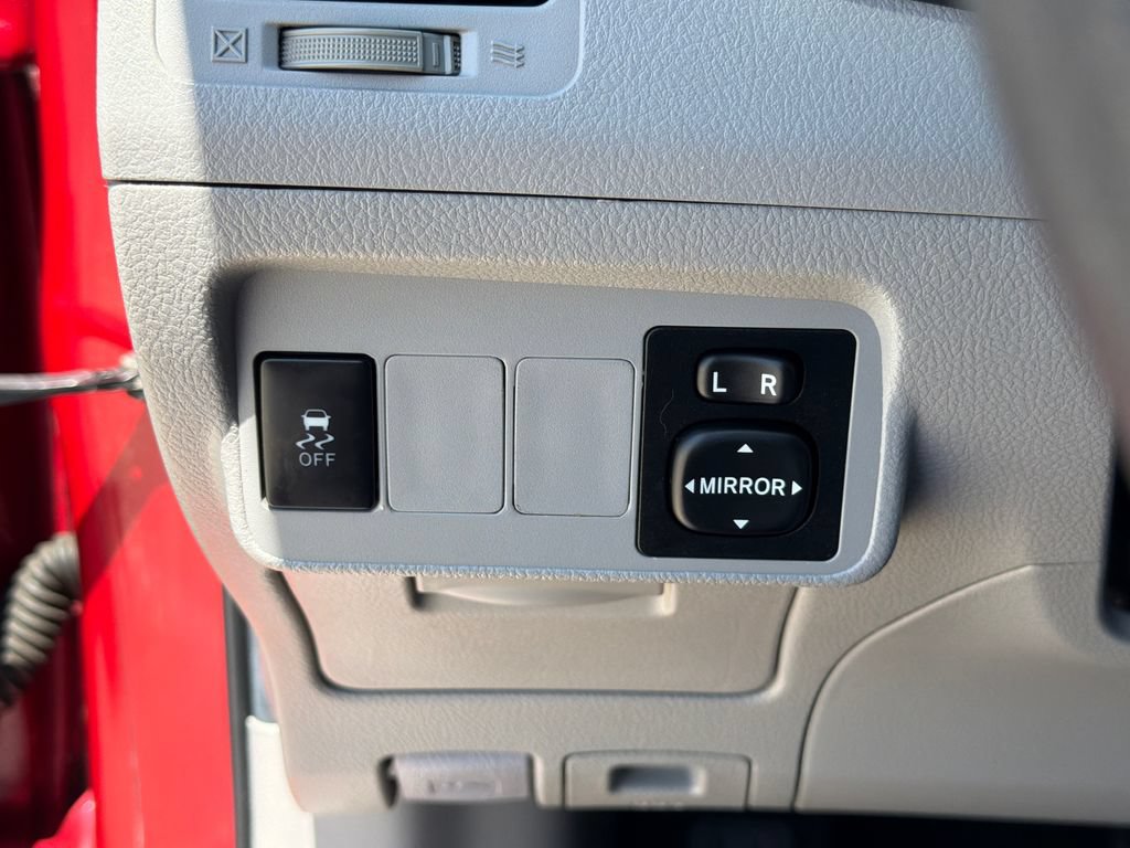 Used 2011 Toyota Corolla LE FWD image 17