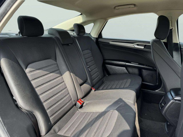 Used 2020 Ford Fusion SE image 37