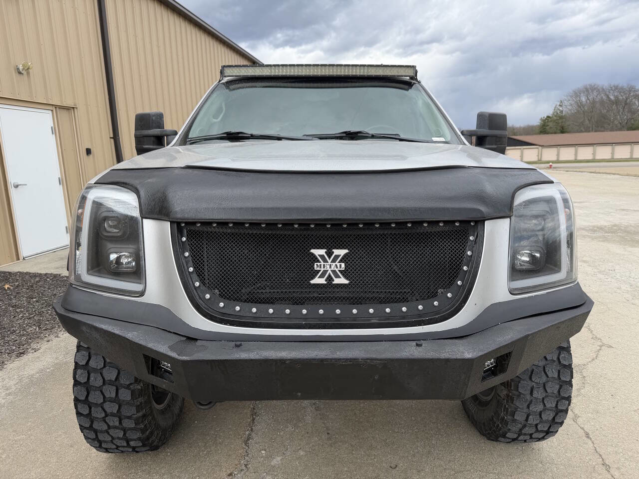 Used 2011 GMC Yukon XL SLE image 6