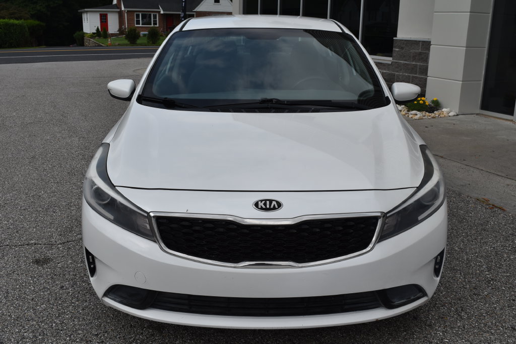Used 2018 Kia Forte LX w/ LX Popular Package FWD image 3