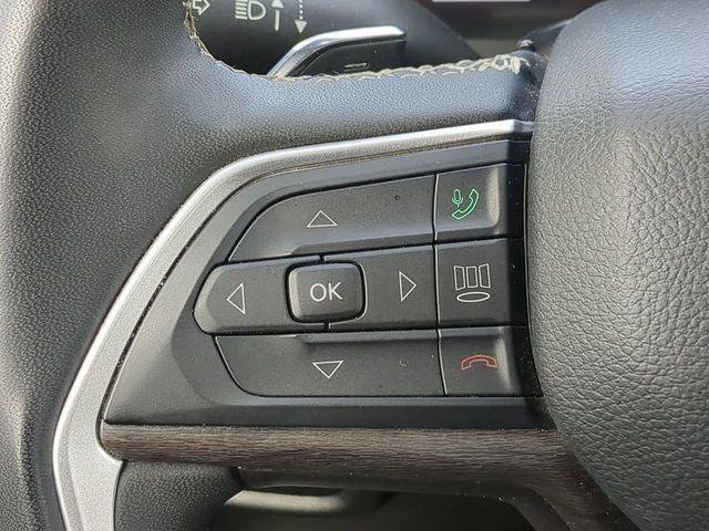 Certified 2023 Jeep Grand Cherokee L Limited AWD/4WD image 32