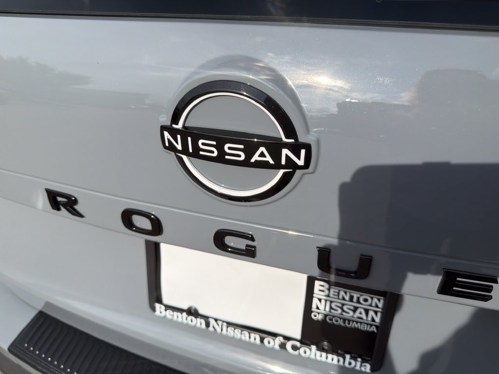Used 2026 Nissan Rogue Dark Armor FWD image 36
