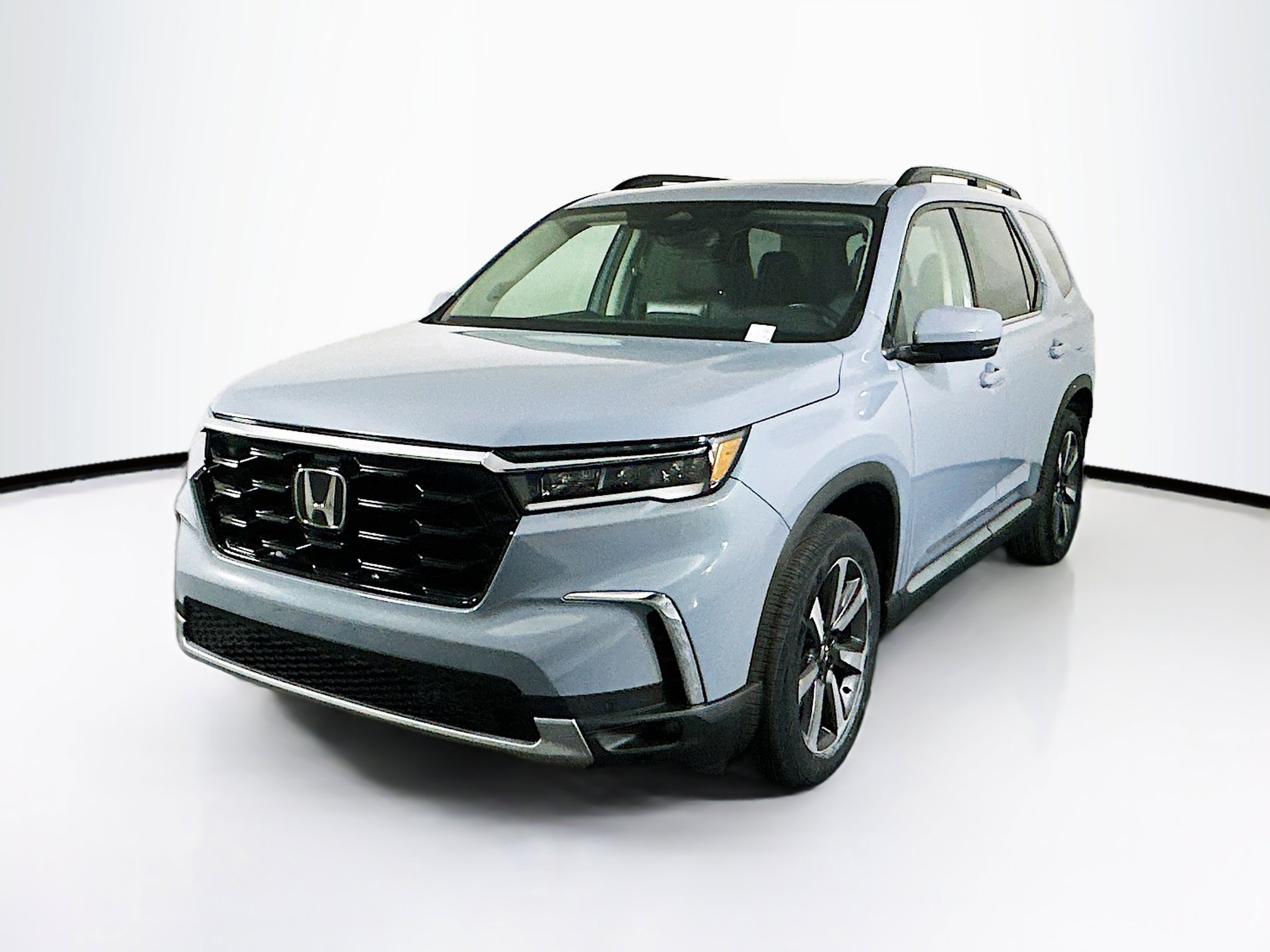 Used 2023 Honda Pilot Touring image 3