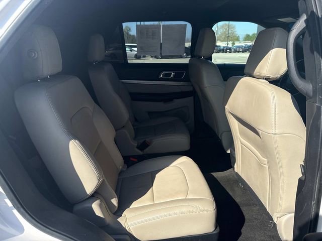 Used 2018 Ford Explorer XLT w/ Equipment Group 202A image 14
