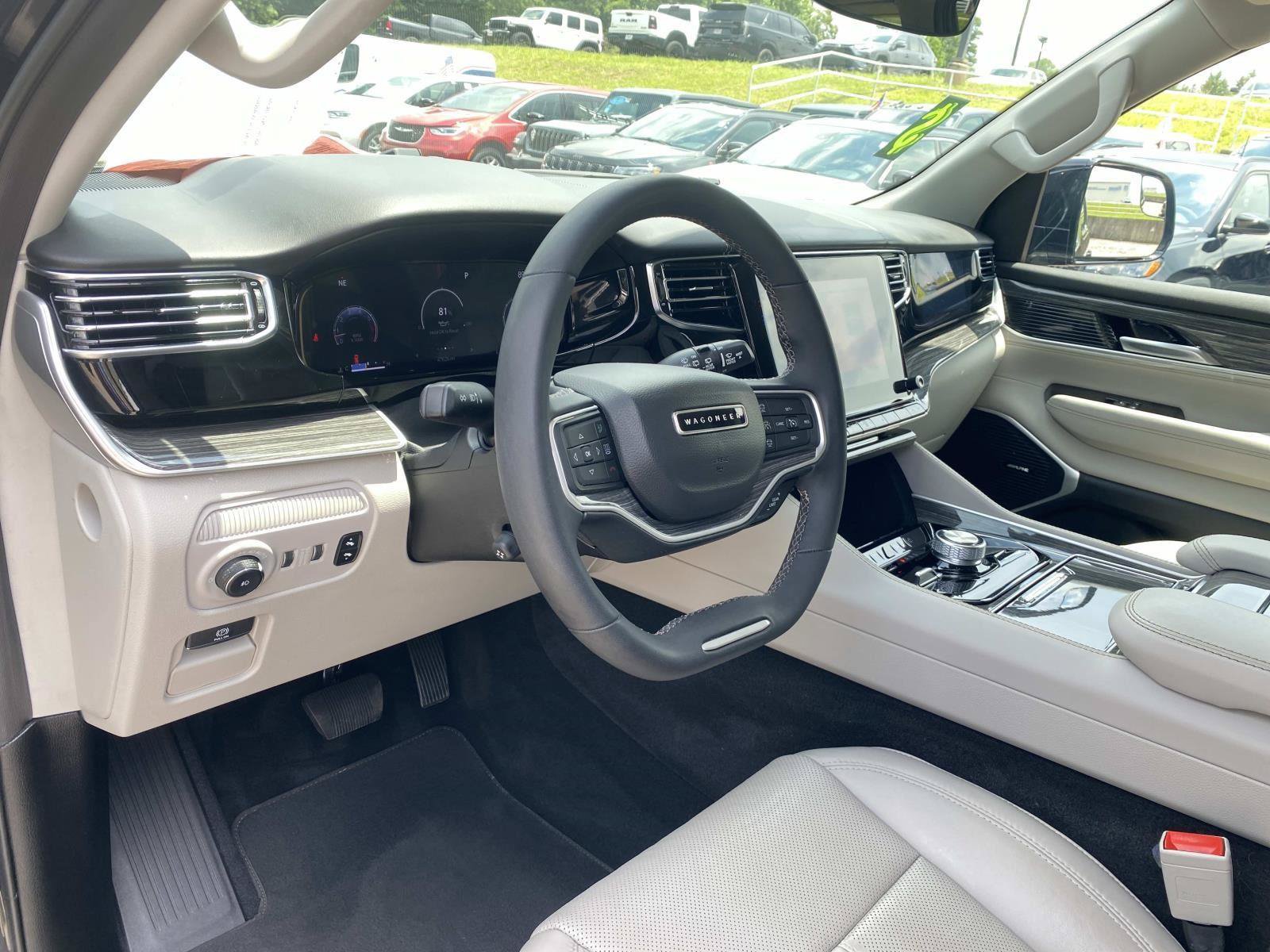 Used 2022 Jeep Wagoneer Series II AWD/4WD image 26