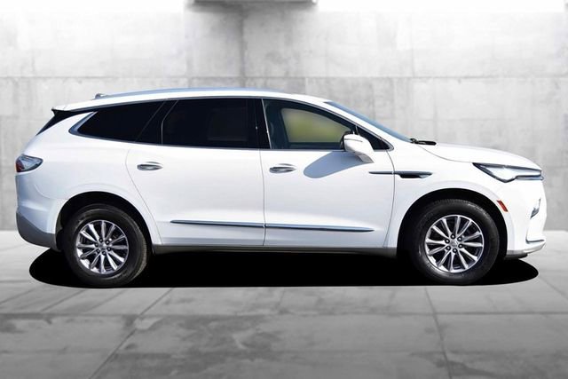 Used 2024 Buick Enclave Premium image 5