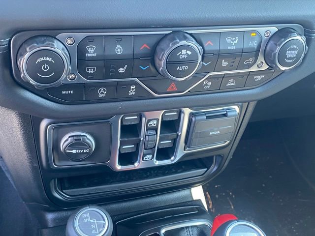 New 2025 Jeep Wrangler Sahara image 22