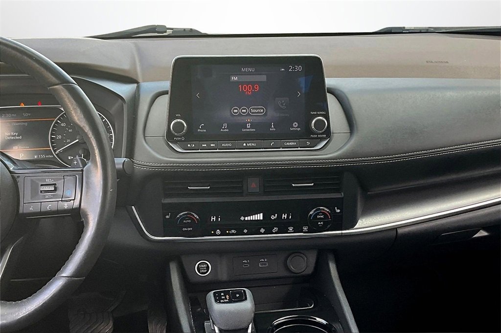 Used 2023 Nissan Rogue SV image 9