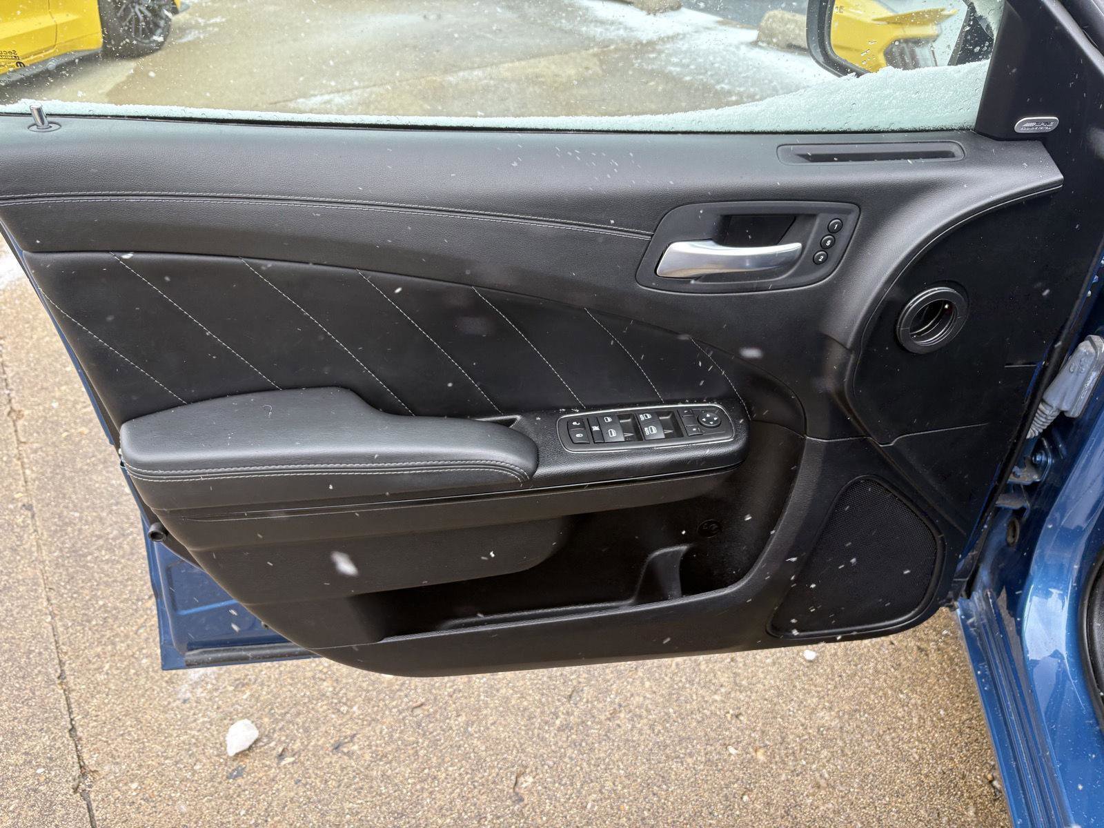 Used 2022 Dodge Charger SXT w/ Plus Group image 3