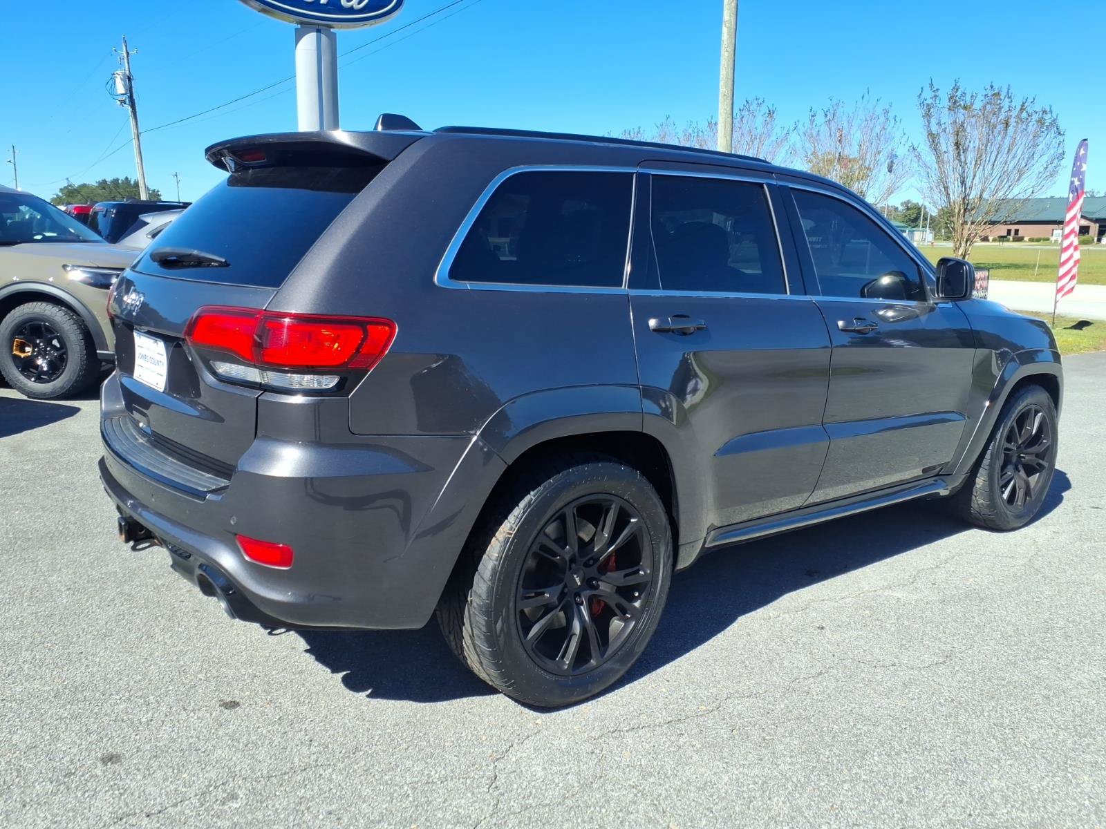 Used 2015 Jeep Grand Cherokee SRT w/ Trailer Tow Group IV AWD/4WD image 2