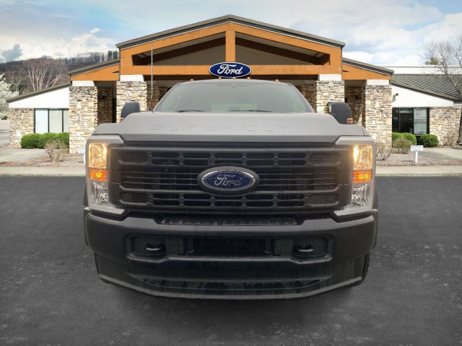 New 2024 Ford F450 XL image 2