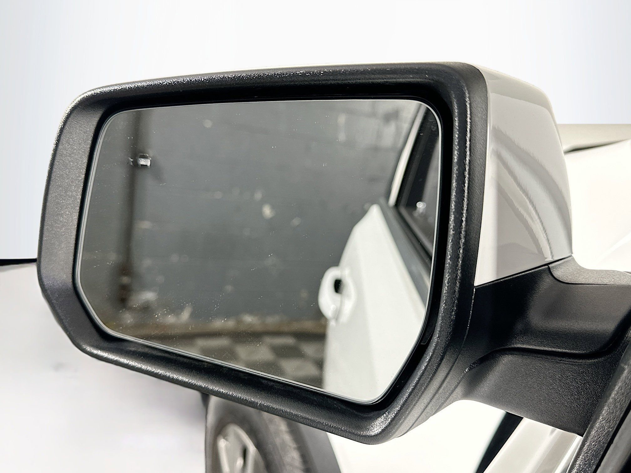 Used 2023 GMC Acadia SLE w/ Driver Convenience Package image 16