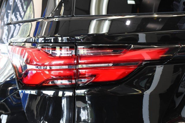 Used 2023 Chevrolet Traverse RS AWD/4WD image 17