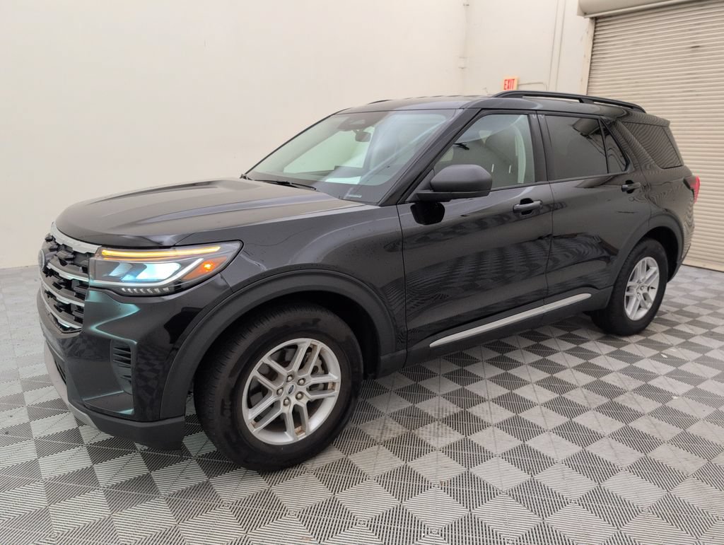 Used 2025 Ford Explorer Active RWD image 8