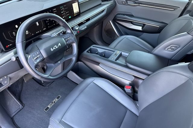Certified 2024 Kia EV9 Light Long Range RWD image 12