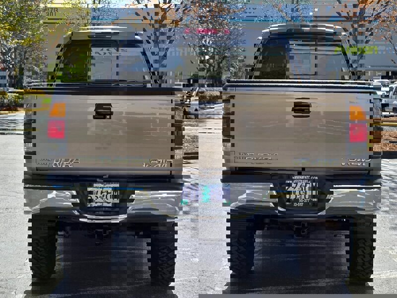 Used 2000 Toyota Tundra SR5 image 5