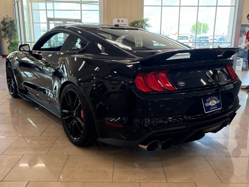 Used 2020 Ford Mustang Shelby GT500 w/ Technology Package RWD image 5