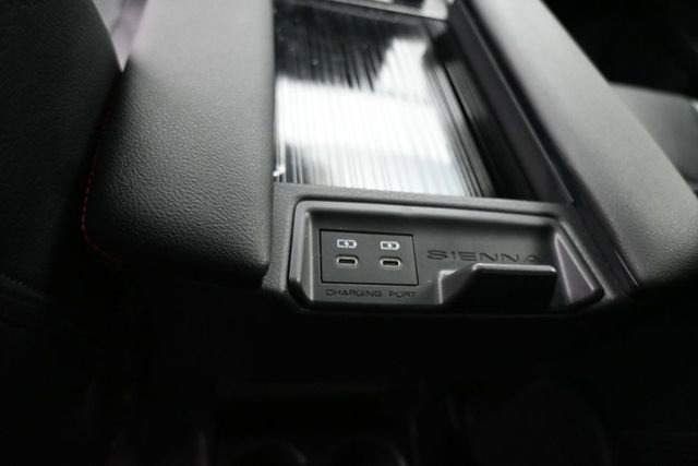 Used 2025 Toyota Sienna XSE FWD image 24