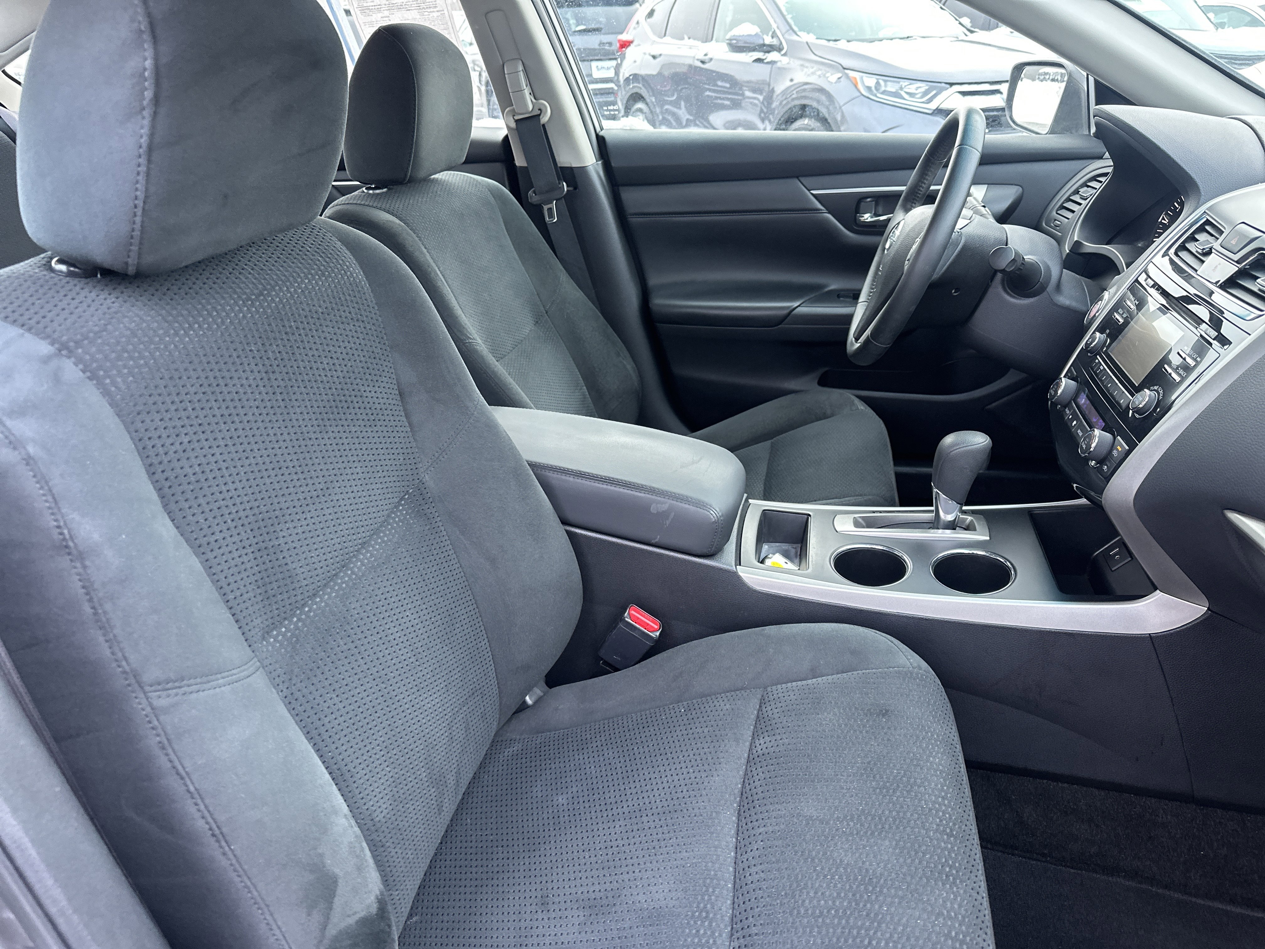 Used 2015 Nissan Altima 2.5 SV image 12