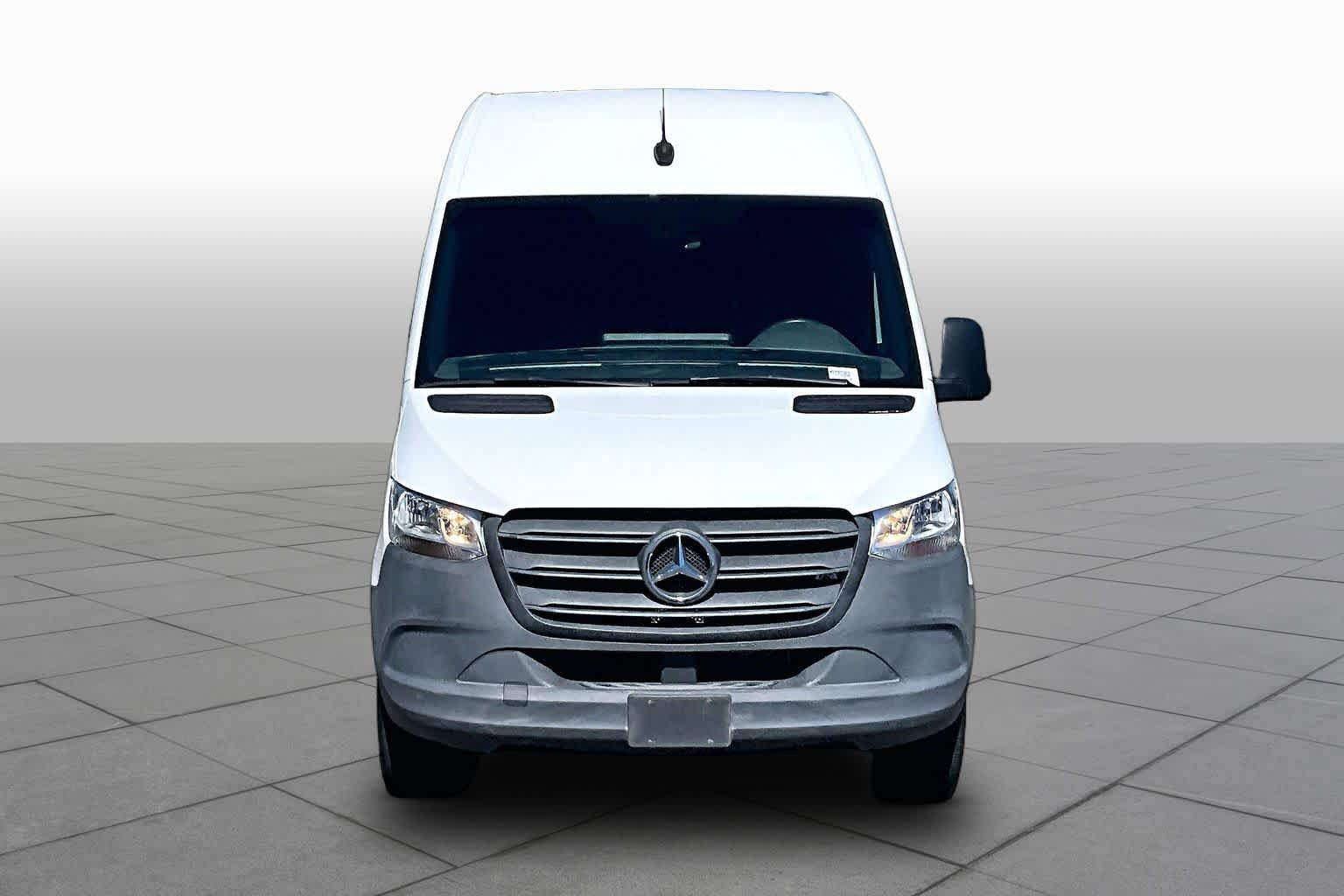 Used 2021 Mercedes-Benz Sprinter 2500 image 4
