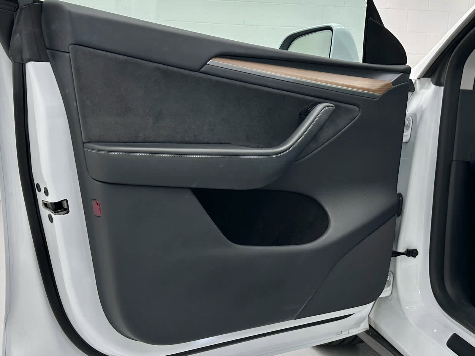 Used 2023 Tesla Model Y Long Range image 22