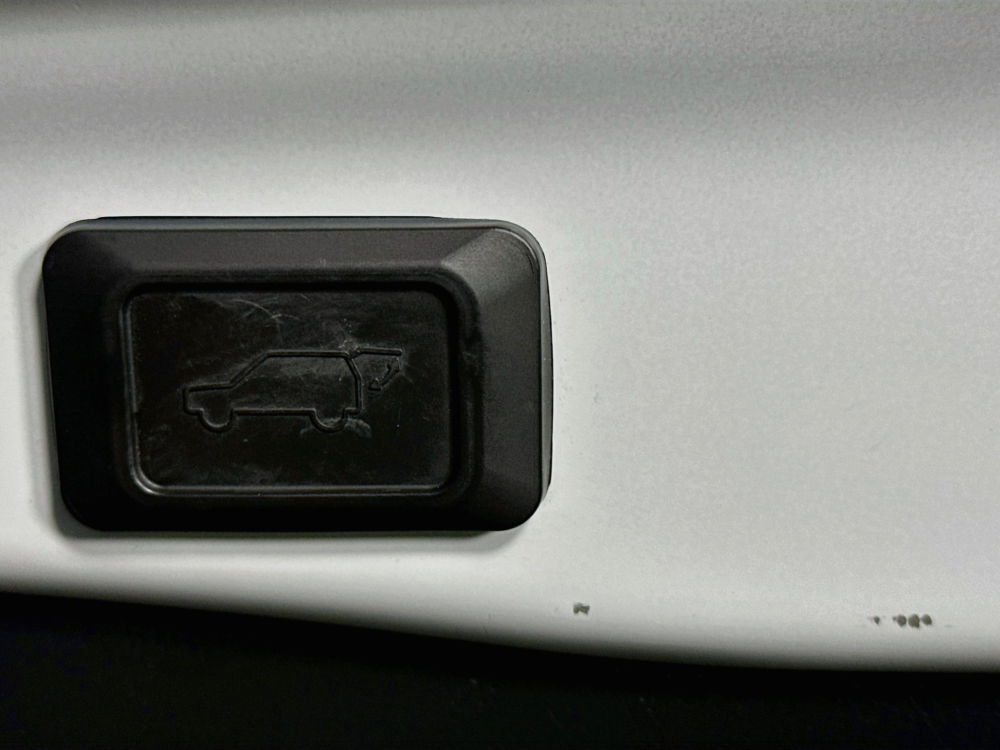 Used 2020 Toyota RAV4 XLE Premium w/ Carpet Mat Package FWD image 30