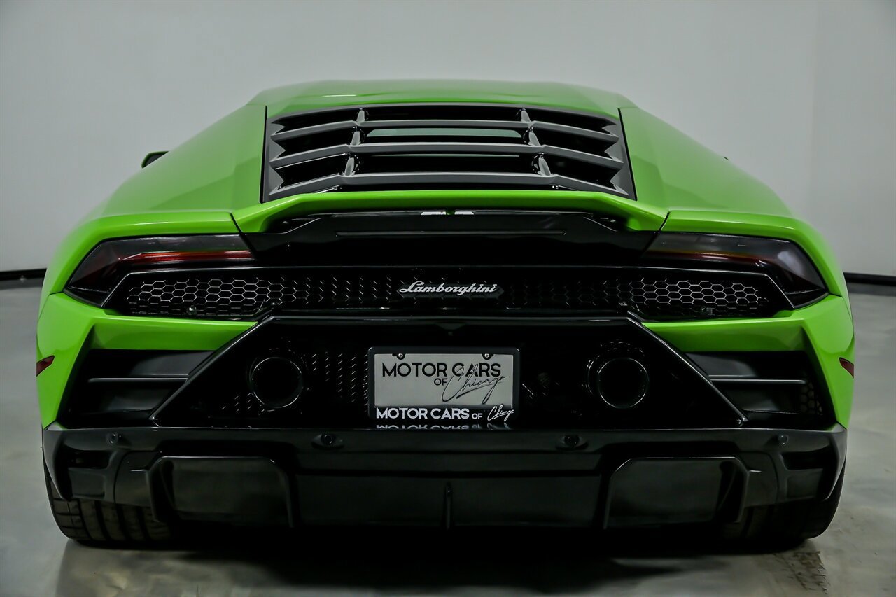 Used 2022 Lamborghini Huracan EVO RWD image 11