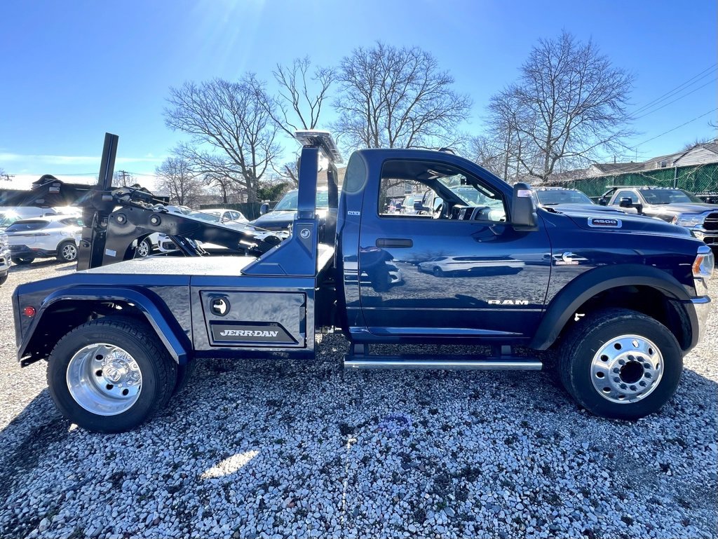 New 2024 RAM 4500 SLT w/ Quick Order Package 2YG SLT image 9