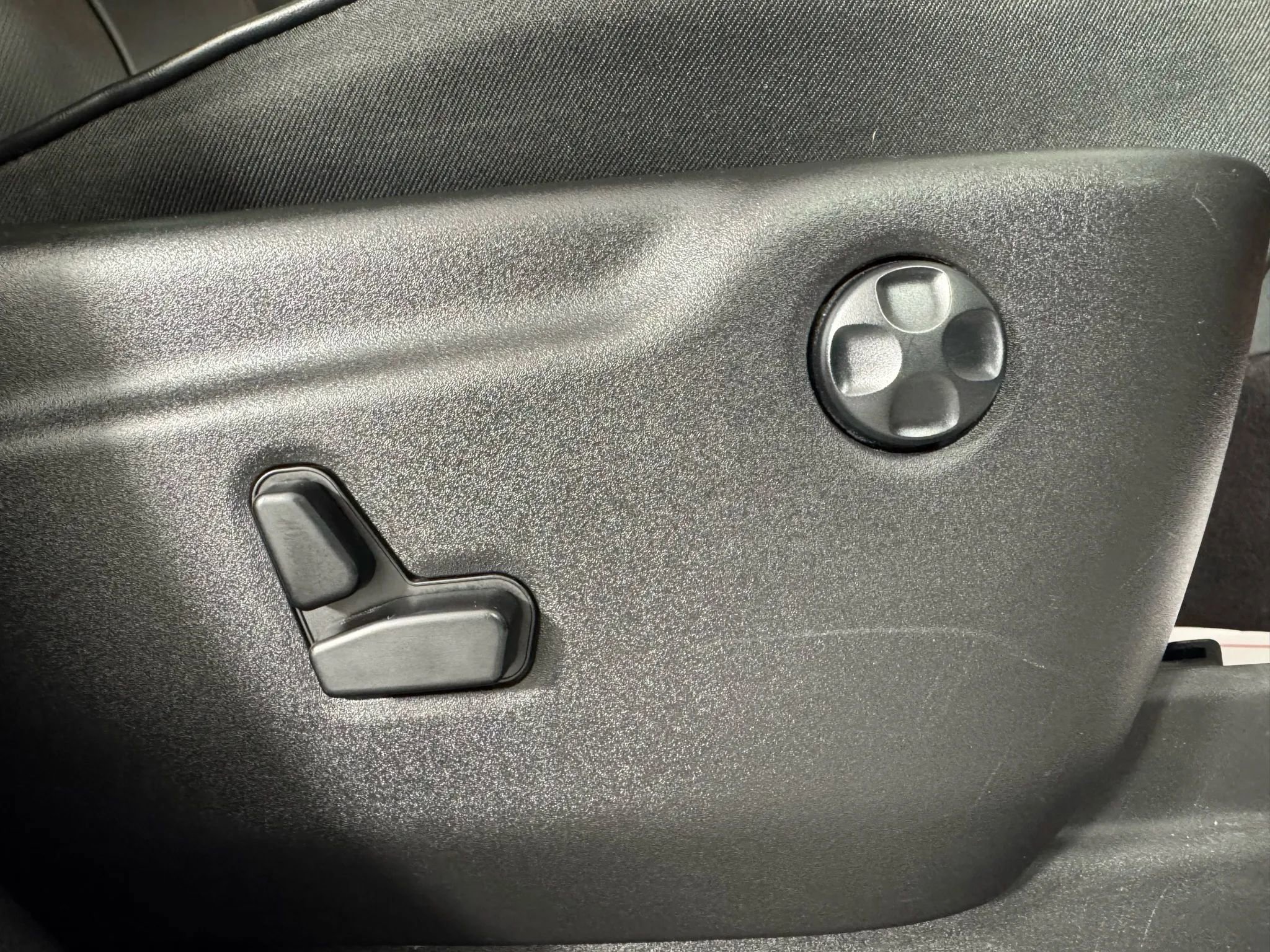 Used 2018 Jeep Grand Cherokee Overland image 39