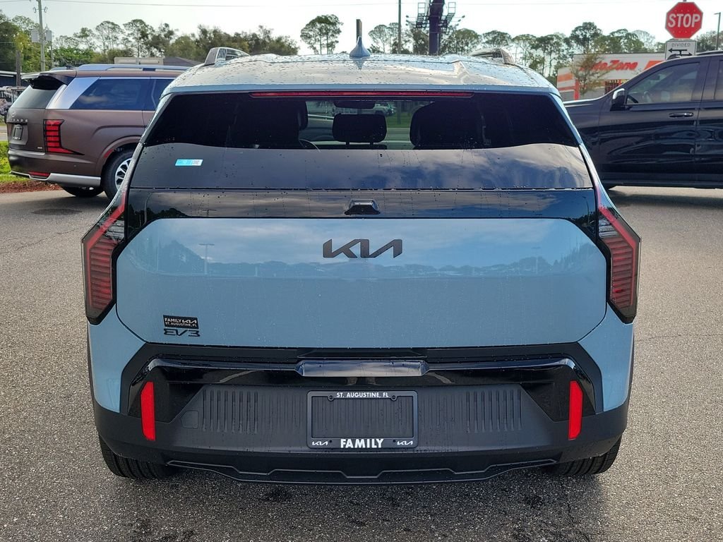 New 2027 Kia EV3 Wind FWD image 5