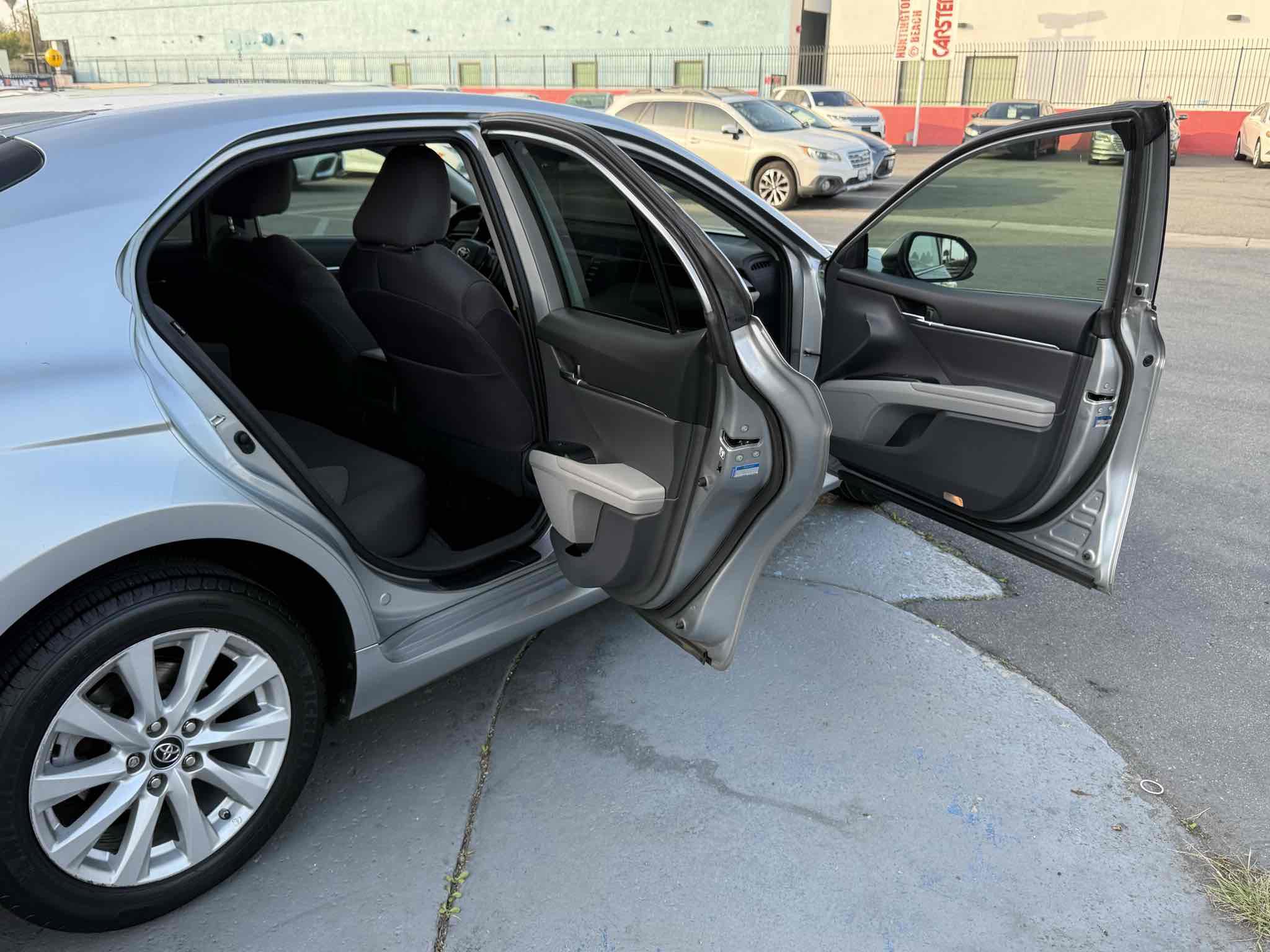 Used 2019 Toyota Camry LE image 34