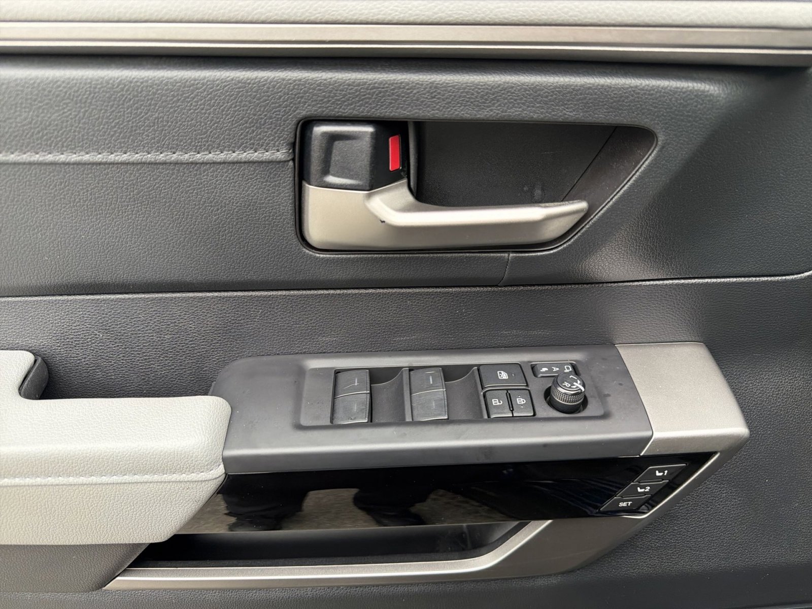 Used 2022 Toyota Tundra Limited w/ TRD Off-Road Package image 15