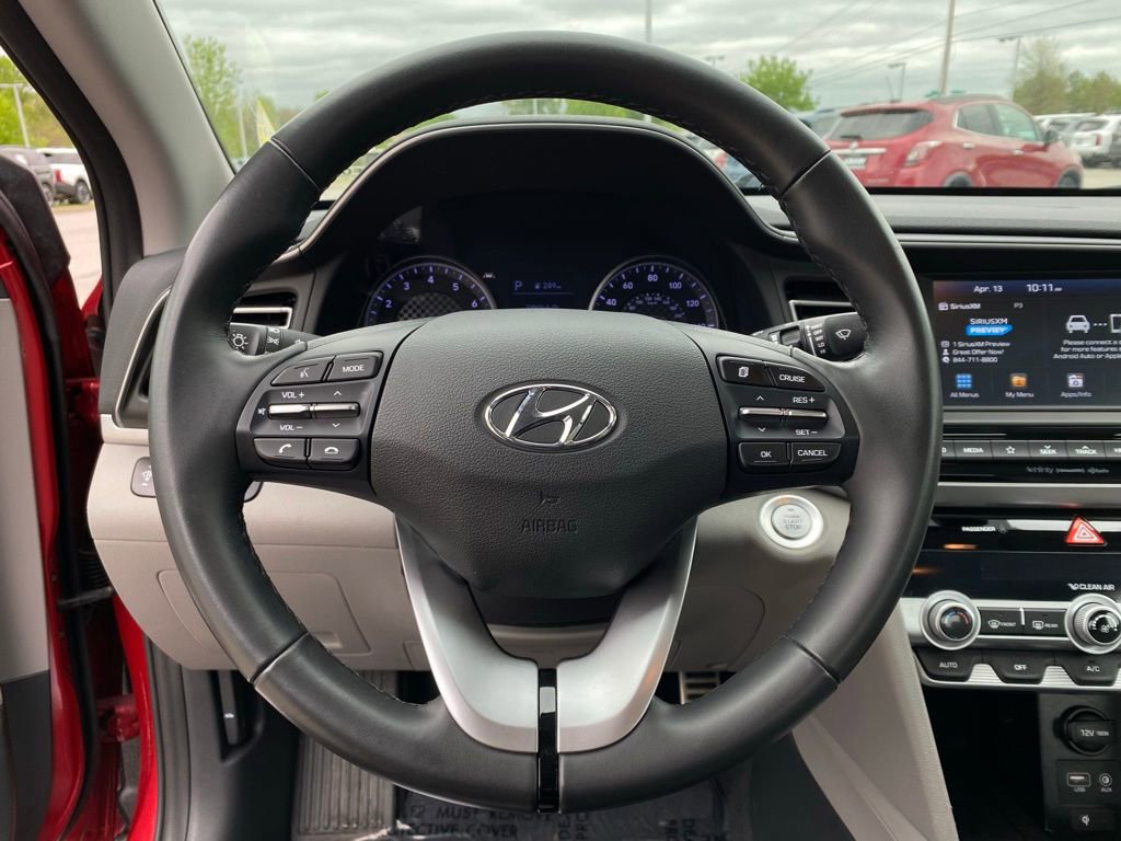 Used 2020 Hyundai Elantra Limited image 13