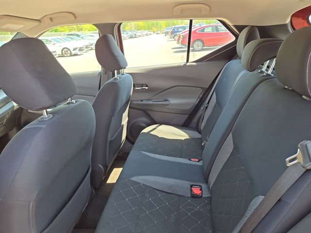 Used 2018 Nissan Kicks SV FWD image 23