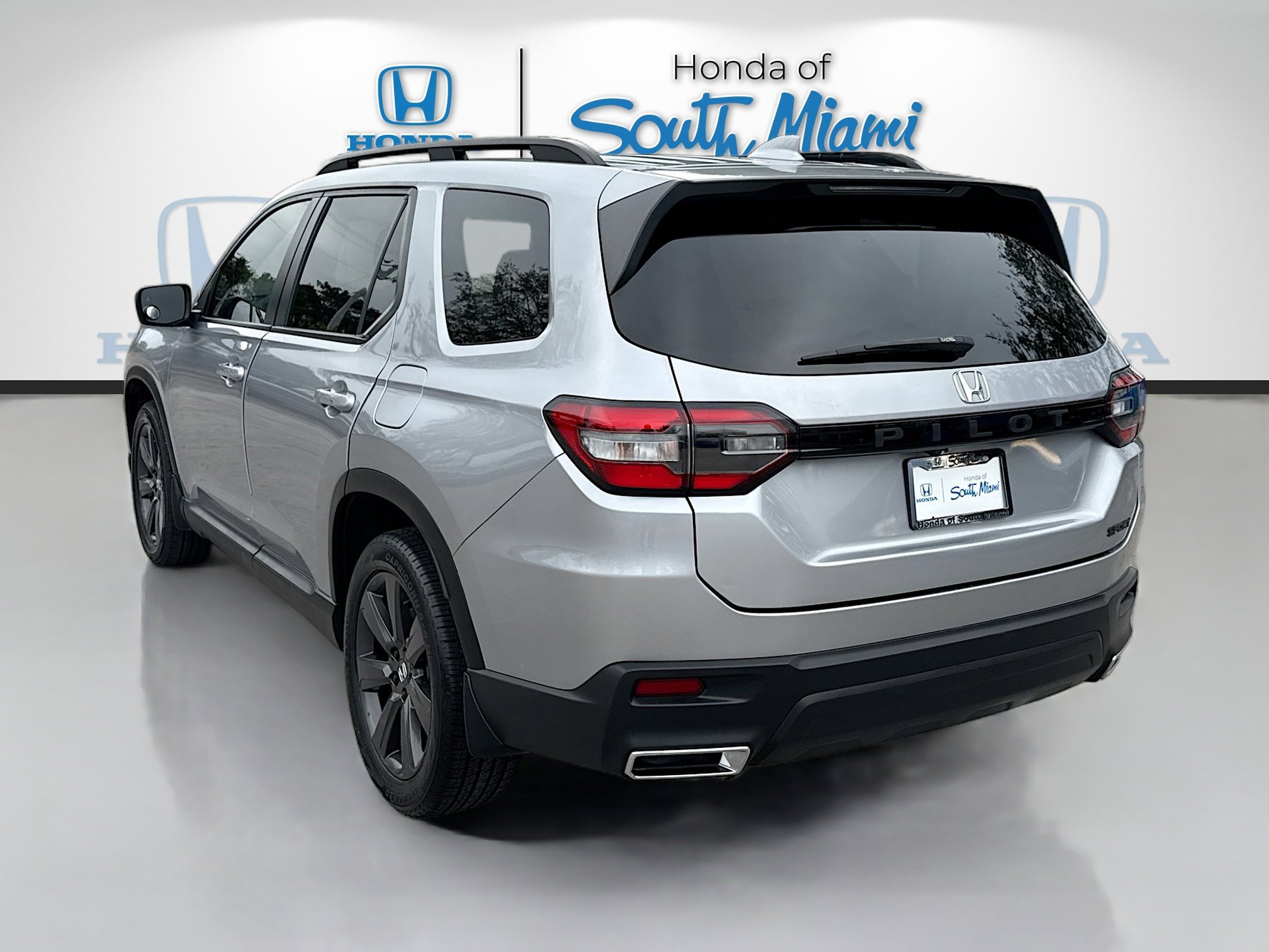 Used 2023 Honda Pilot Sport image 5