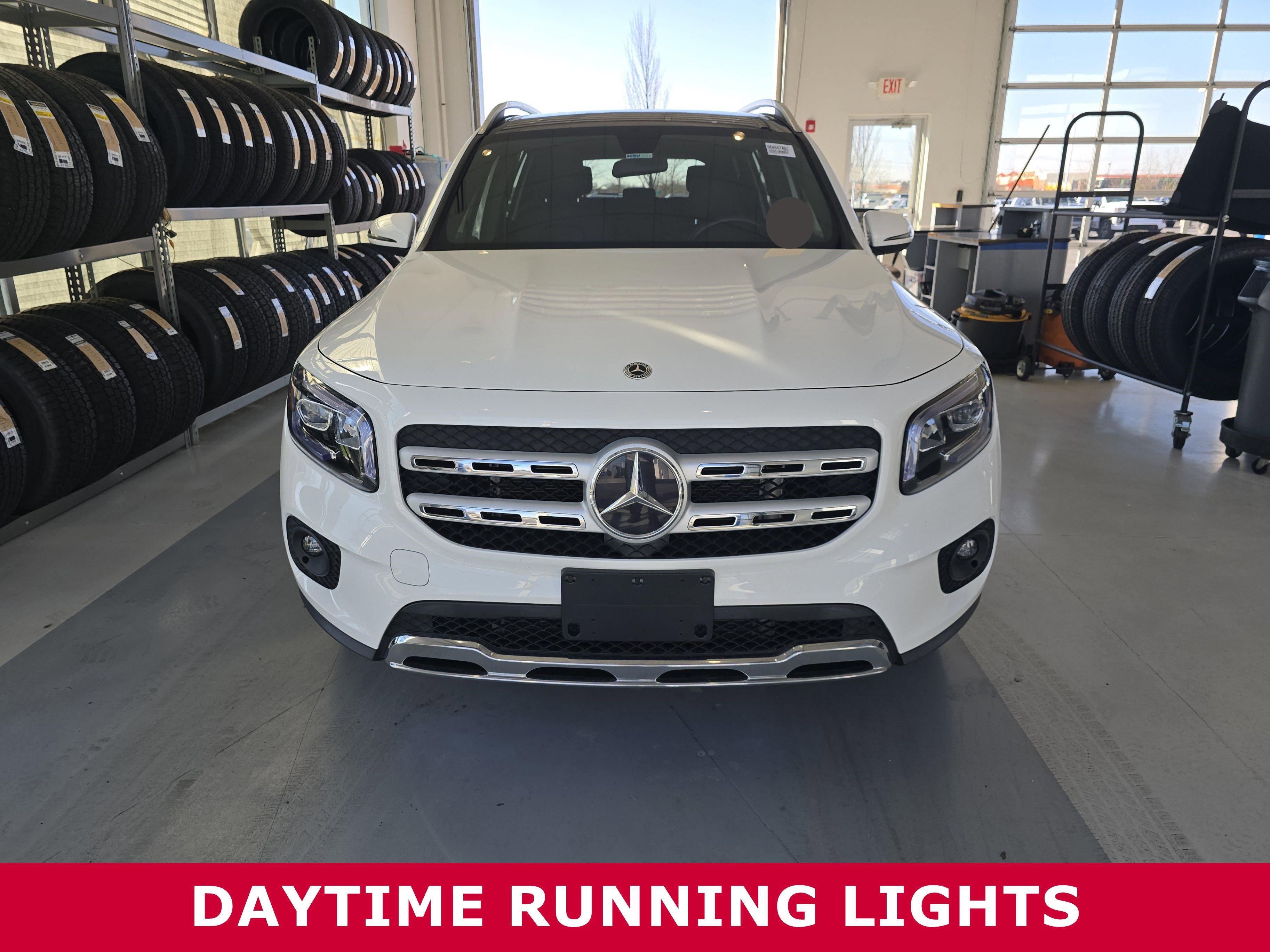 Used 2023 Mercedes-Benz GLB 250 4MATIC image 2