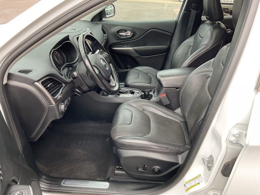 Used 2020 Jeep Cherokee Limited w/ Luxury Group AWD/4WD image 10