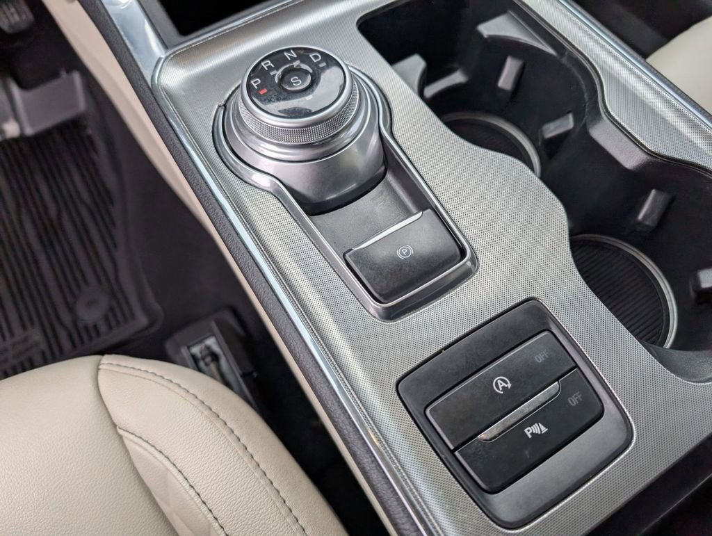 Used 2023 Ford Edge Titanium image 28