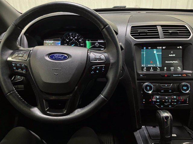 Used 2017 Ford Explorer XLT w/ Equipment Group 202A FWD image 23
