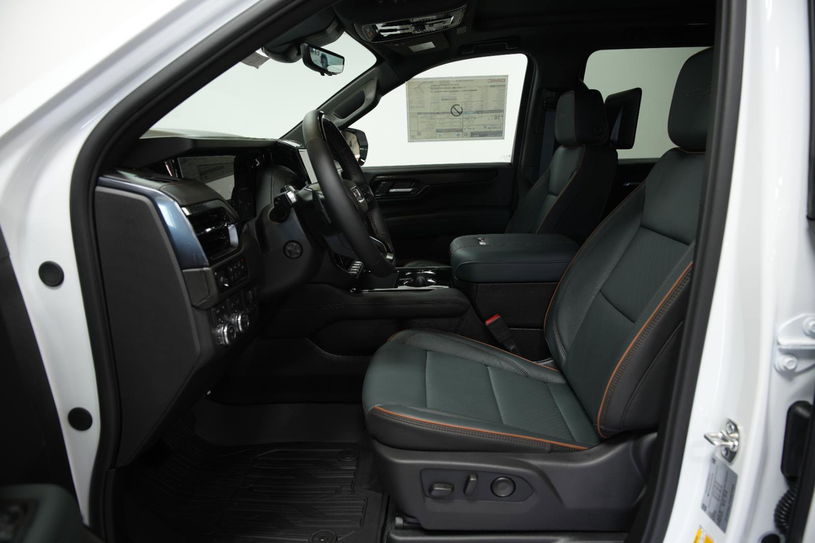 New 2026 GMC Yukon XL AT4 w/ AT4 Premium Plus Package AWD/4WD image 33
