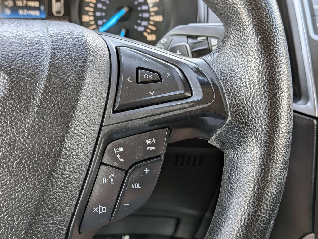 Used 2017 Ford Edge SE FWD image 22
