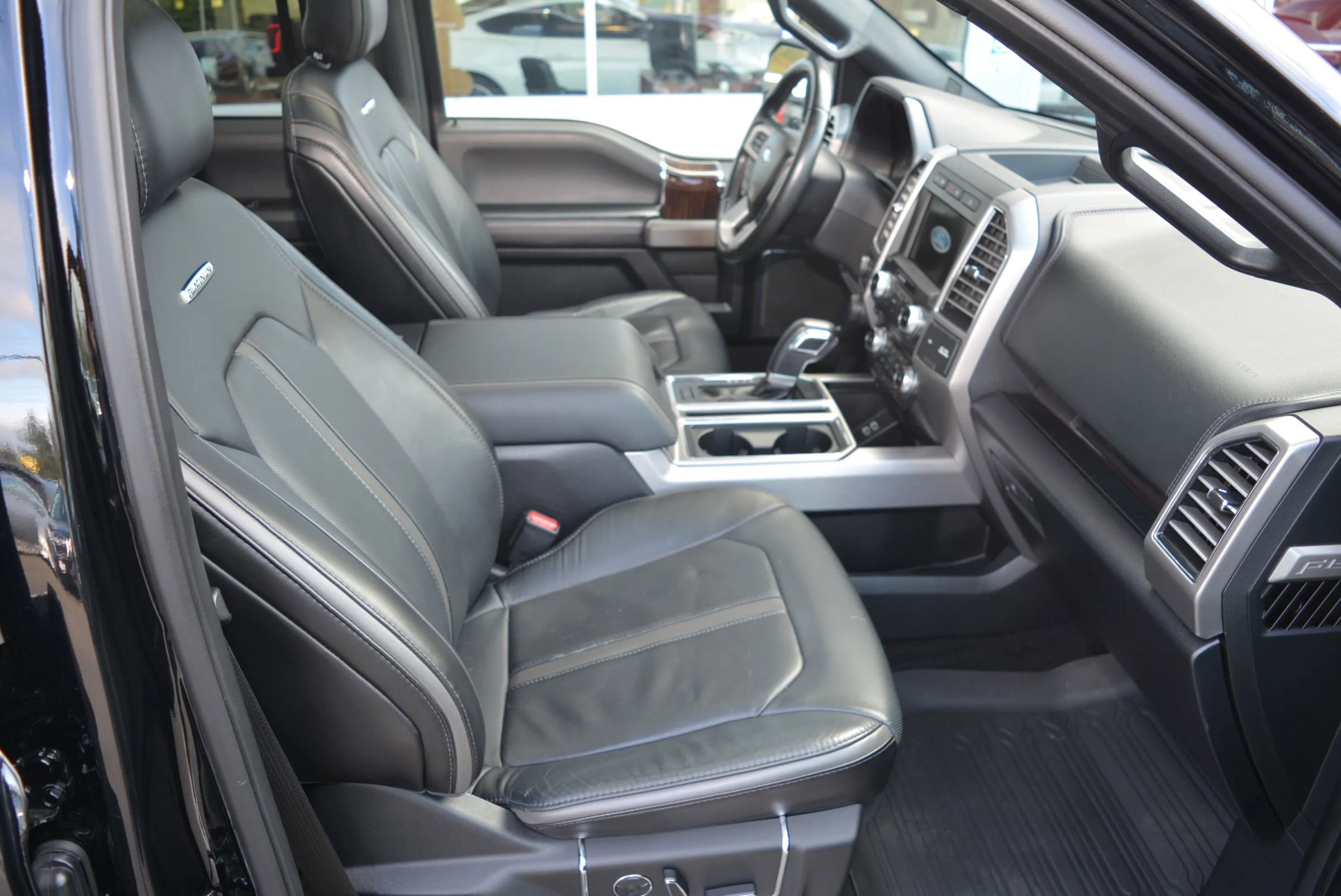 Used 2017 Ford F150 Platinum w/ Technology Package image 19