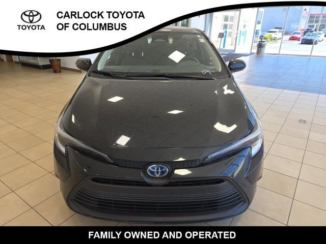 Used 2025 Toyota Corolla LE w/ Convenience Package FWD image 4