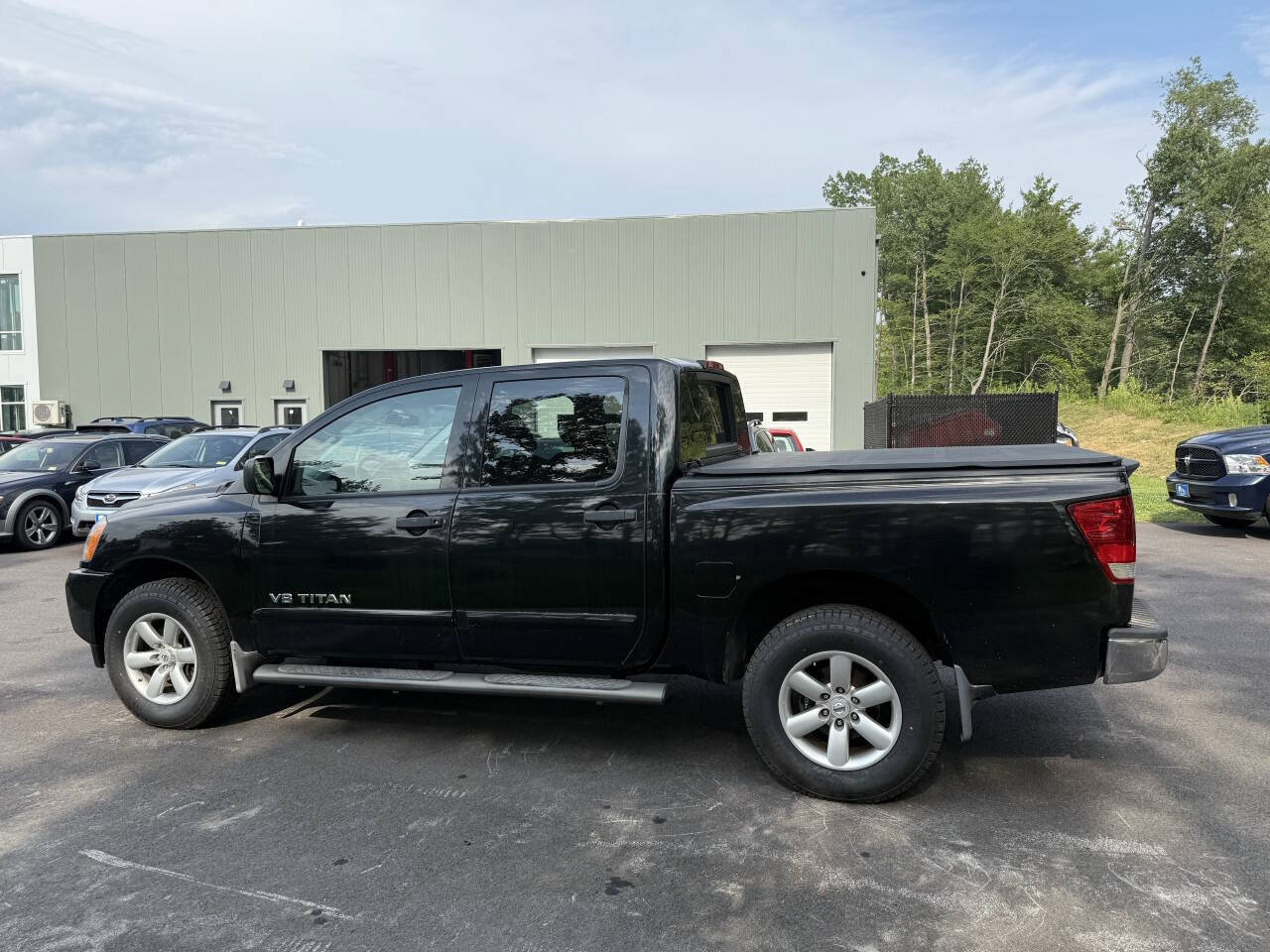 Used 2015 Nissan Titan SV AWD/4WD image 10
