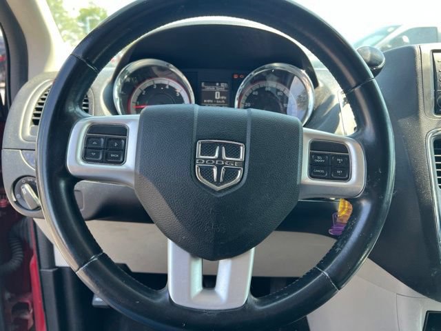 Used 2015 Dodge Grand Caravan SXT w/ Rear Park Assist Package FWD image 13