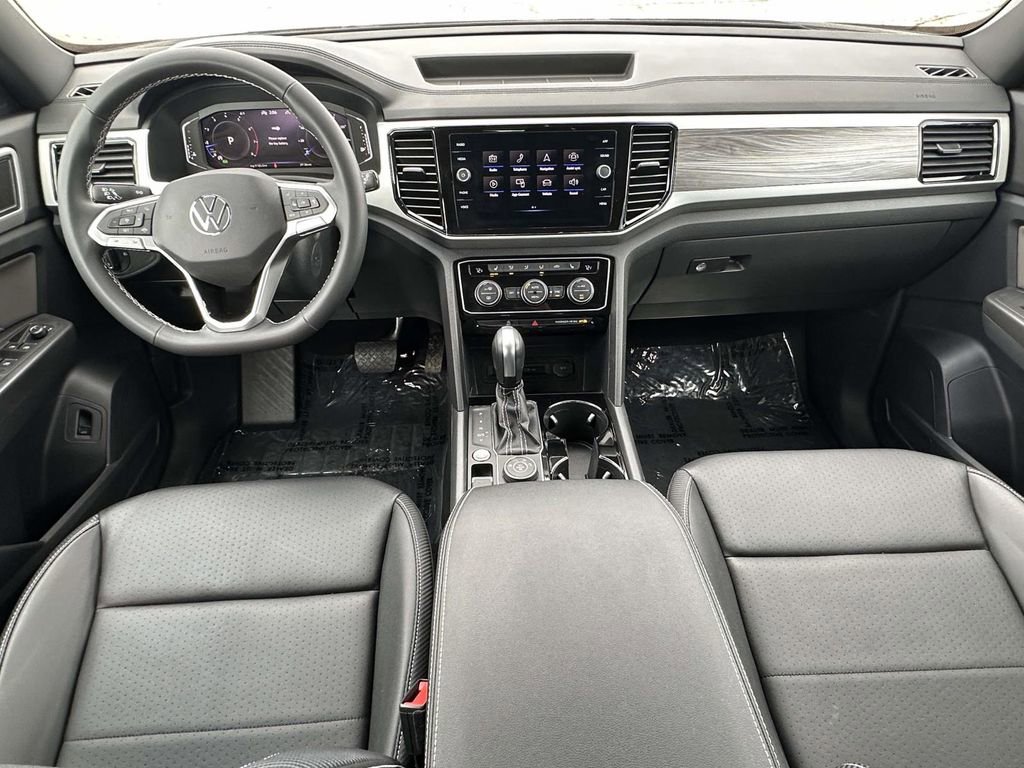 Certified 2023 Volkswagen Atlas Cross Sport SE w/ Black Wheel Package image 16