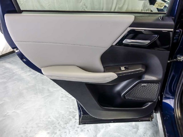 Used 2025 Mitsubishi Outlander SE AWD/4WD image 29