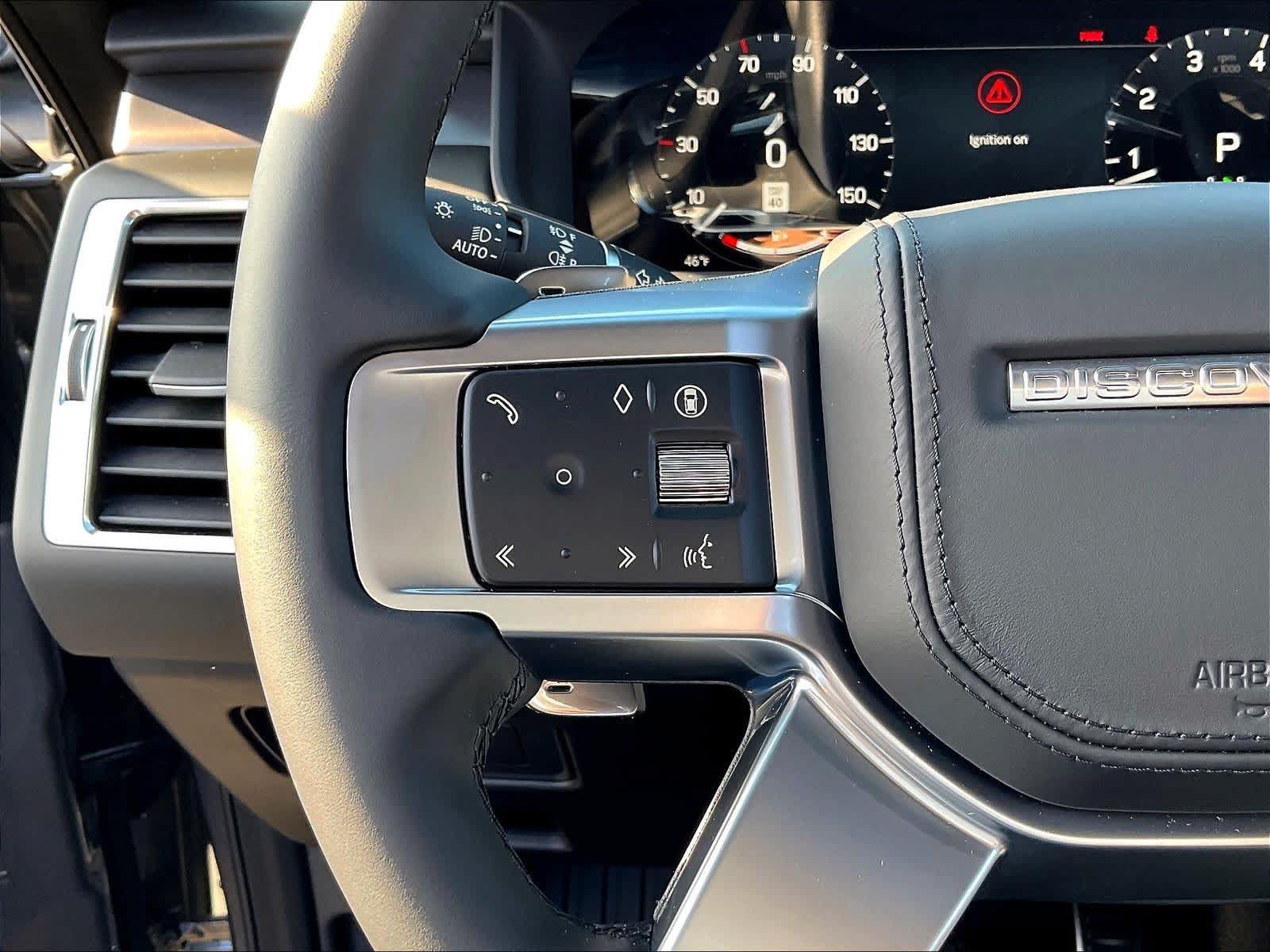 New 2025 Land Rover Discovery Metropolitan Edition AWD/4WD image 17