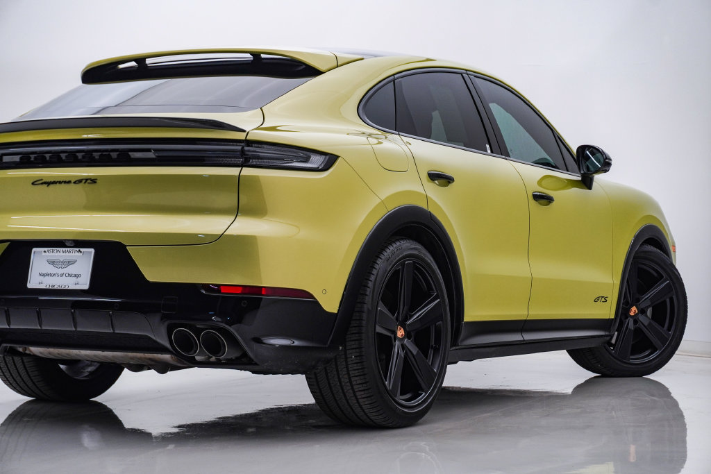 Used 2025 Porsche Cayenne GTS AWD/4WD image 10